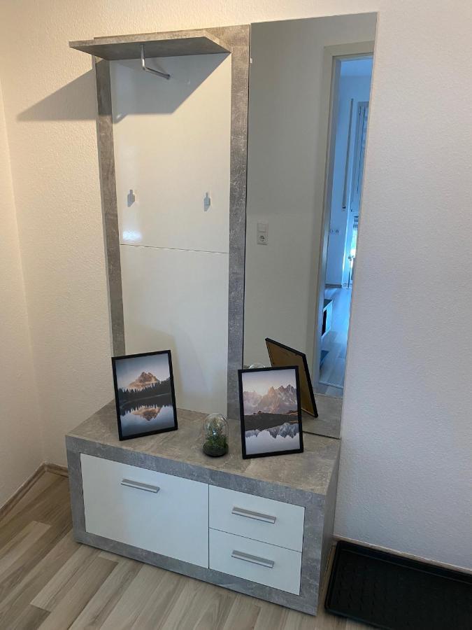 3 Zimmer Apartment In S-Bahn Naehe, 76 Qm, Max 5 Pers, 30Qm Dachterasse, Garage, Internet 1000 Mbit Gärtringen Esterno foto