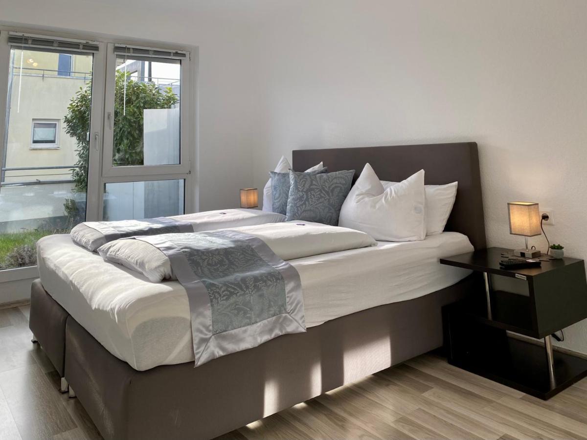 3 Zimmer Apartment In S-Bahn Naehe, 76 Qm, Max 5 Pers, 30Qm Dachterasse, Garage, Internet 1000 Mbit Gärtringen Esterno foto