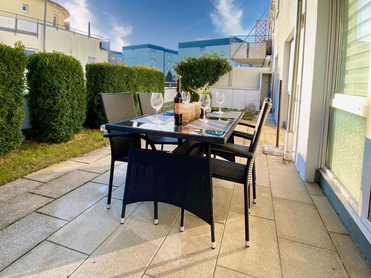 3 Zimmer Apartment In S-Bahn Naehe, 76 Qm, Max 5 Pers, 30Qm Dachterasse, Garage, Internet 1000 Mbit Gärtringen Esterno foto